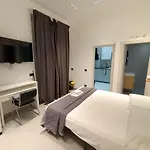 World Wide Bed Termini ゲストハウス 4*